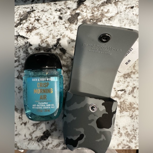 Bath and Body Works Camo Hand Sanitizer Holder - Picture 2 of 3